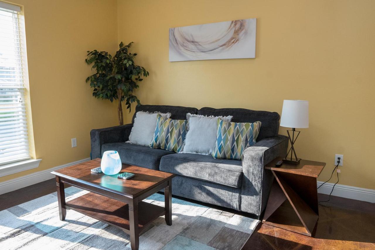 Serene 3Br Apartment 4Tvs Free Wi-Fi & Parking -E- Moss Point Bagian luar foto
