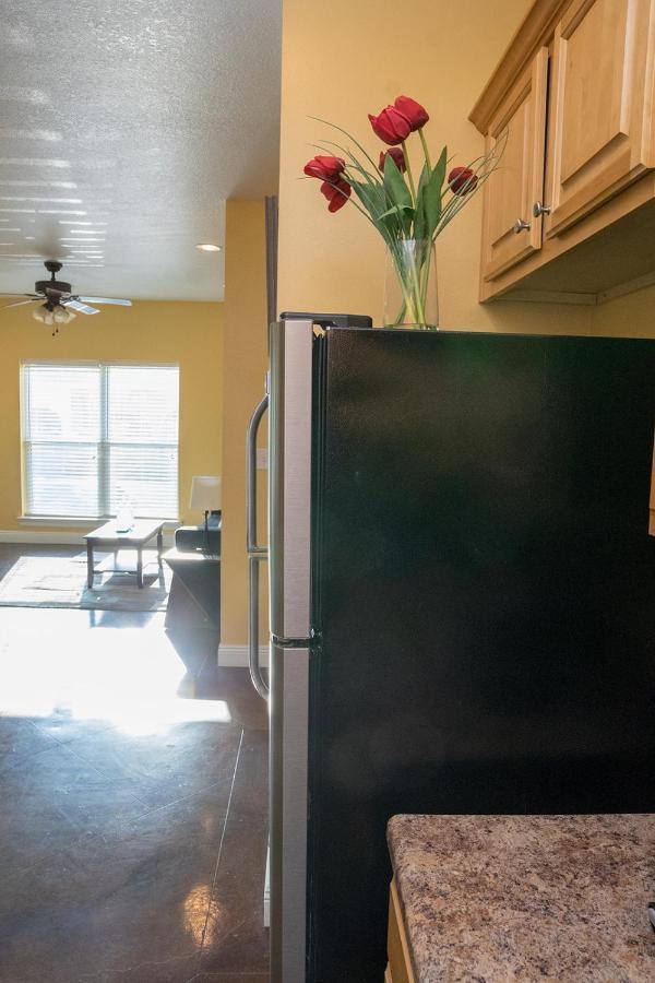Serene 3Br Apartment 4Tvs Free Wi-Fi & Parking -E- Moss Point Bagian luar foto