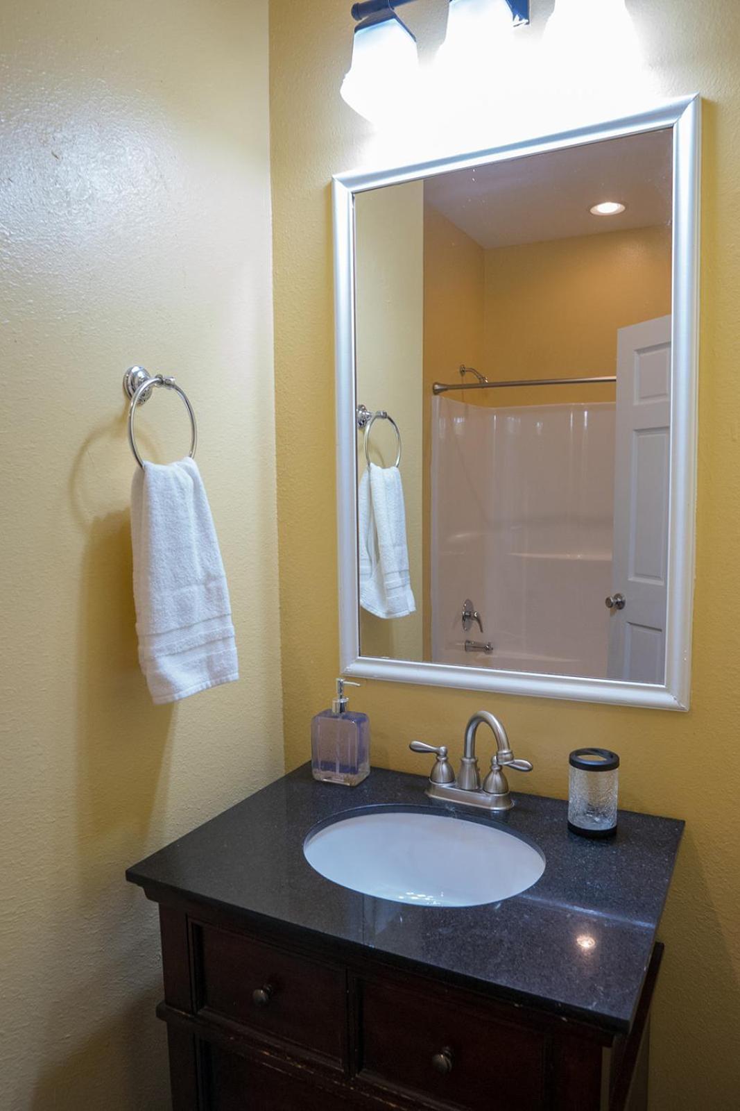 Serene 3Br Apartment 4Tvs Free Wi-Fi & Parking -E- Moss Point Bagian luar foto