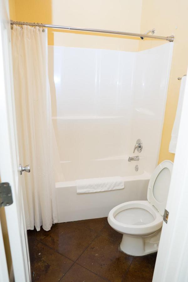 Serene 3Br Apartment 4Tvs Free Wi-Fi & Parking -E- Moss Point Bagian luar foto