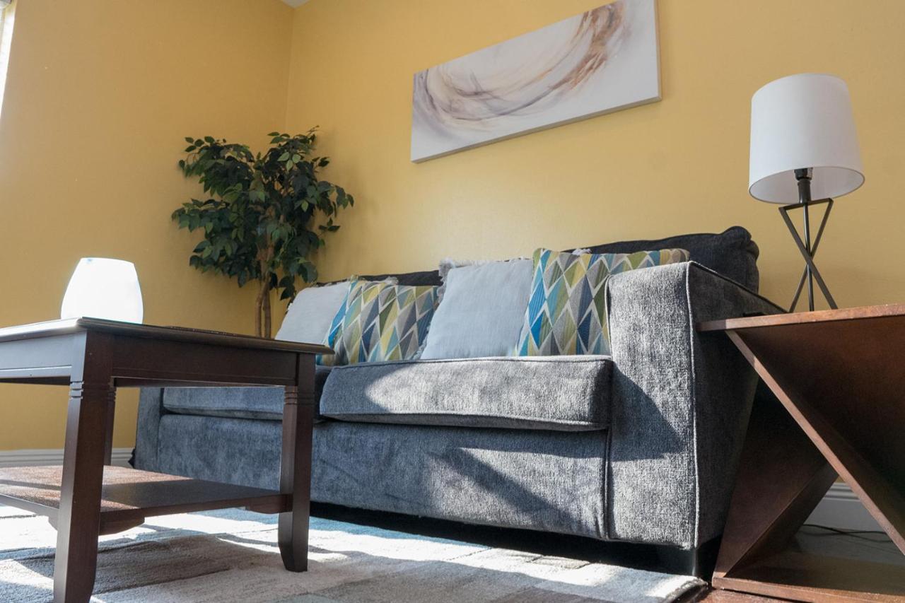 Serene 3Br Apartment 4Tvs Free Wi-Fi & Parking -E- Moss Point Bagian luar foto