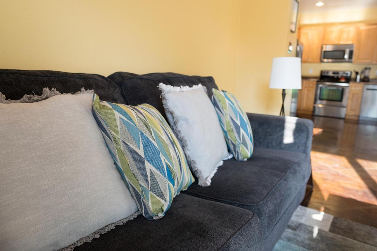 Serene 3Br Apartment 4Tvs Free Wi-Fi & Parking -E- Moss Point Bagian luar foto